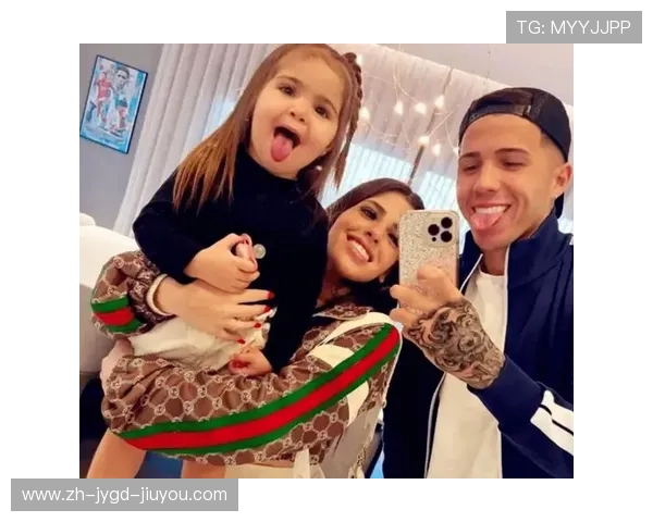 英超球员娇妻和家庭生活揭秘